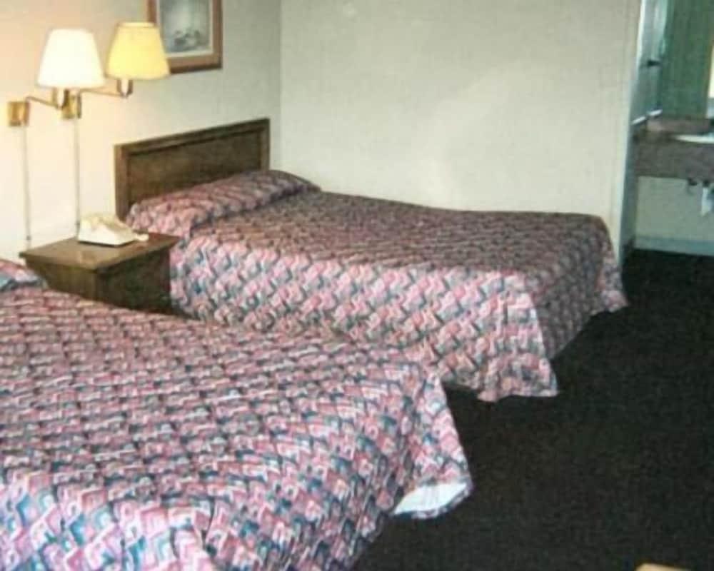 Royal Extended Stay Alcoa photo 3