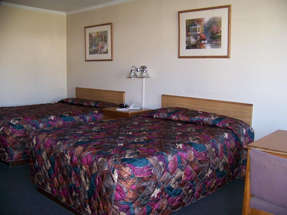 Emerald Sands Inn photo 14