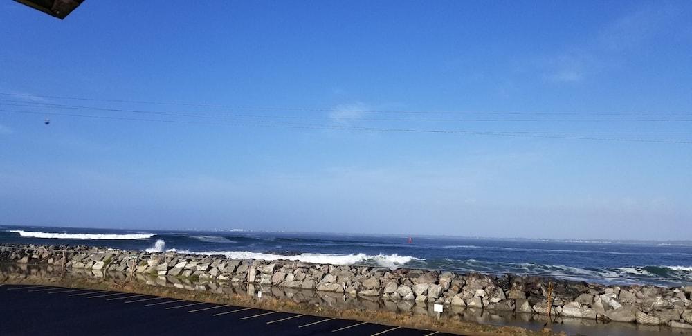 Islander Westport photo 86