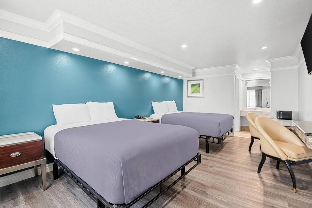 Rodeway Inn Commerce - Los Angeles photo 1