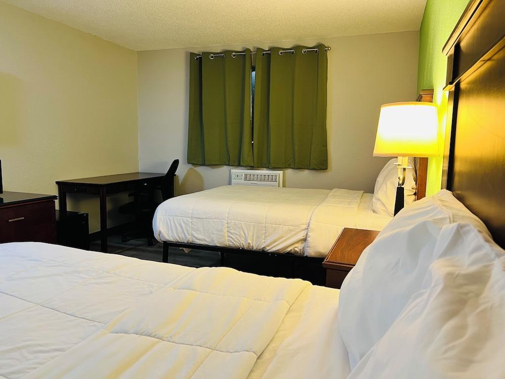 Super Inn by OYO Lansing MI photo 35