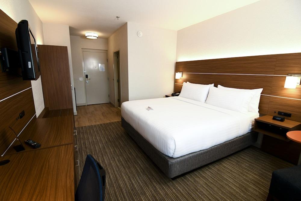 Holiday Inn Express Hotel & Stes Port Clinton-Catawba Island by IHG photo 14