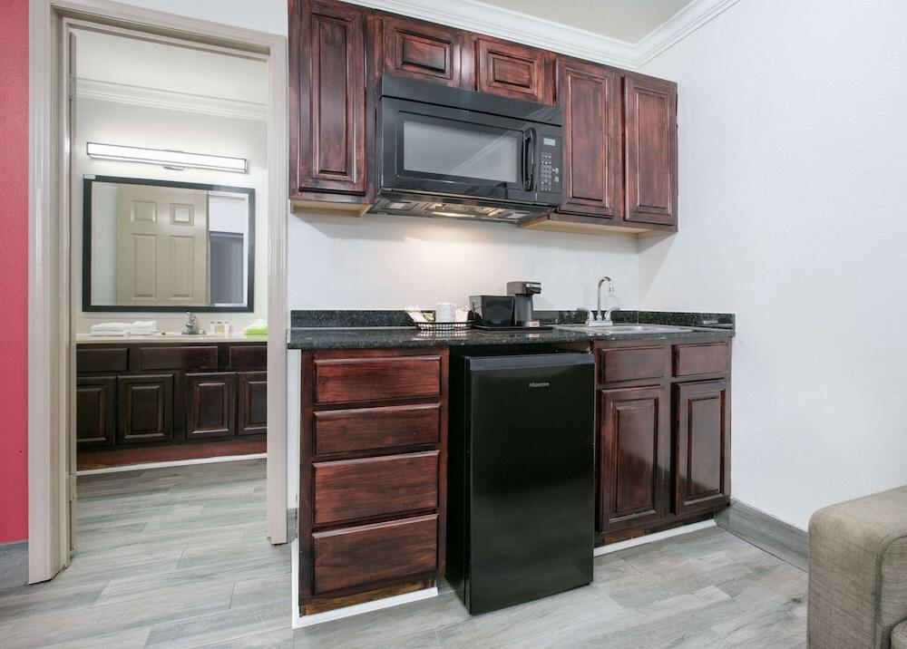 Ramada by Wyndham Diamondhead I-10/Gulfport photo 15