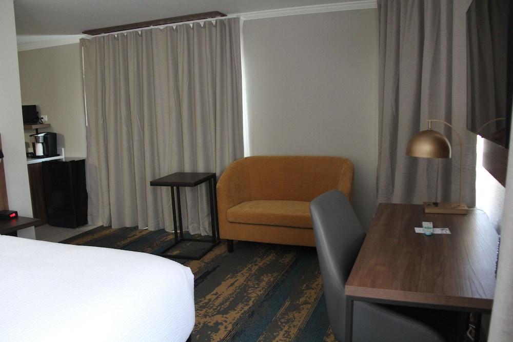 La Quinta Inn & Suites by Wyndham Yakima Downtown photo 33