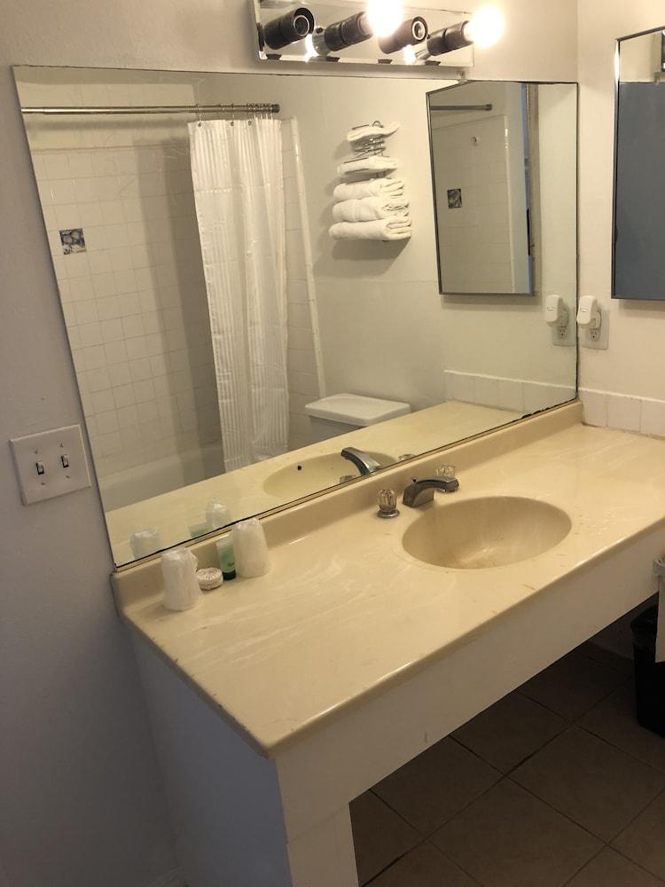 Kings Lodge Motel photo 17