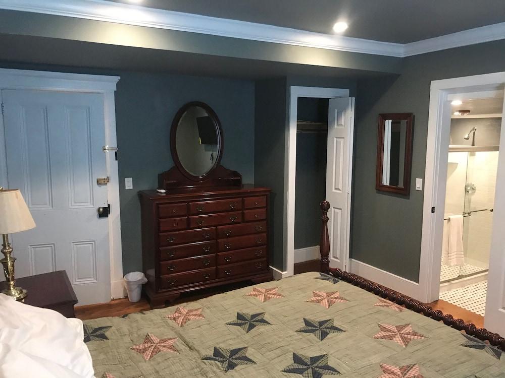Stottsville Inn photo 44