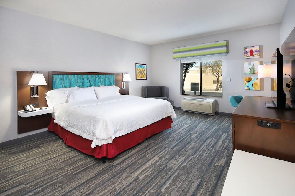 Hampton Inn & Suites Tucson East/Williams Center photo 6