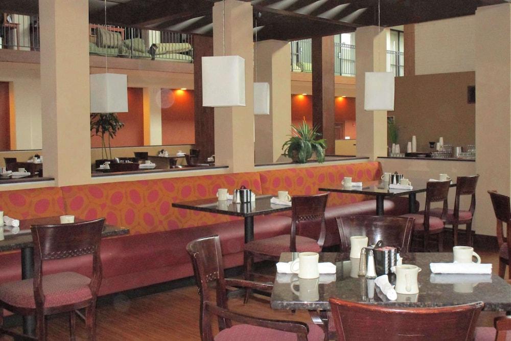 Radisson Hotel Lenexa Overland Park photo 30