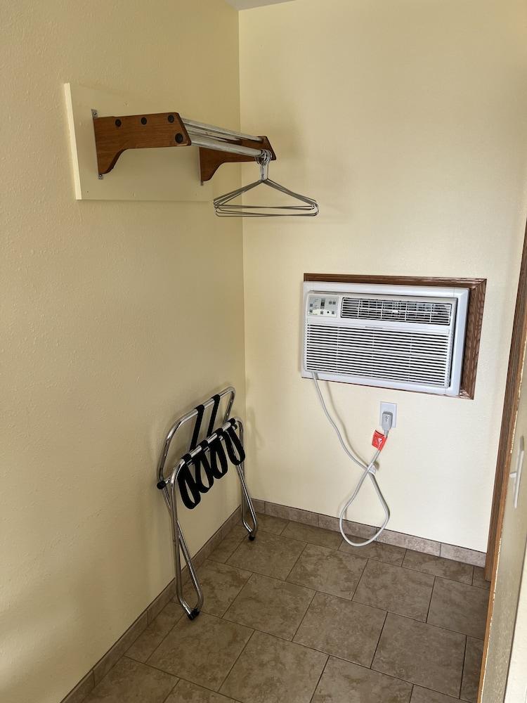 All Star Inn & Suites photo 7
