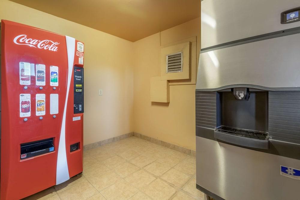 Best Western Windwood Inn & Suites photo 29