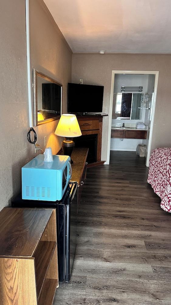 Botkins motel photo 2