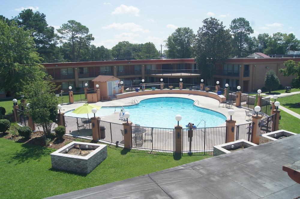 Royal Inn photo 68