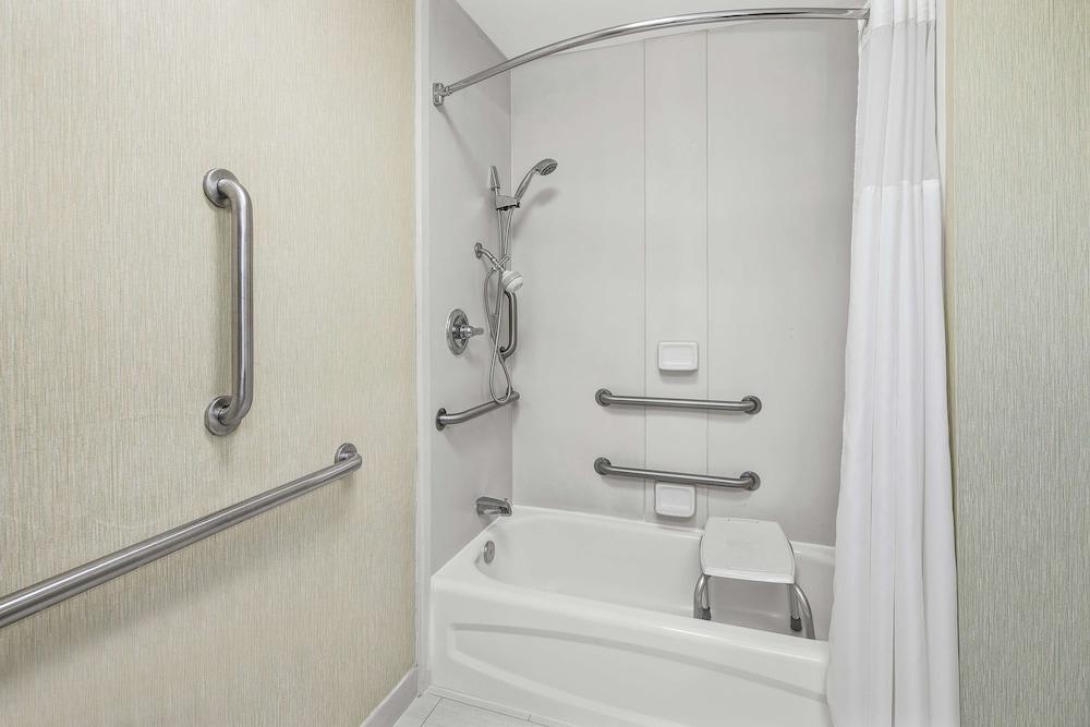 Hampton Inn Richmond-Southwest-Hull Street photo 35