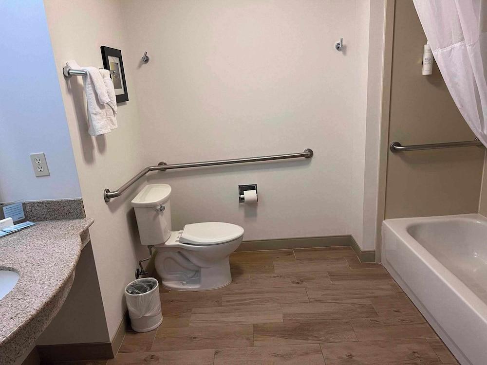 Summit Suites photo 25