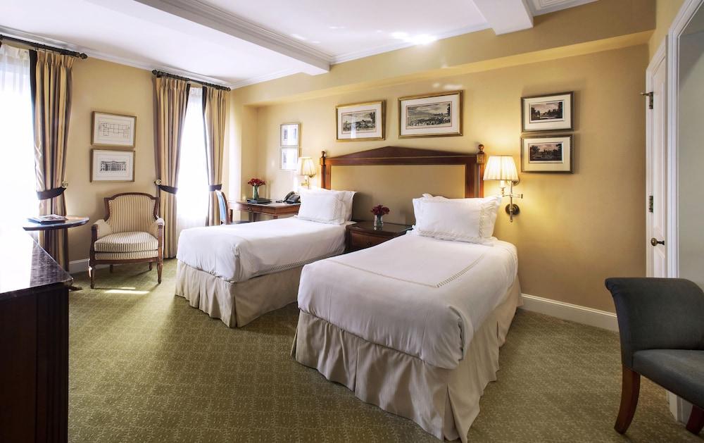 Hotel Plaza Athenee photo 9