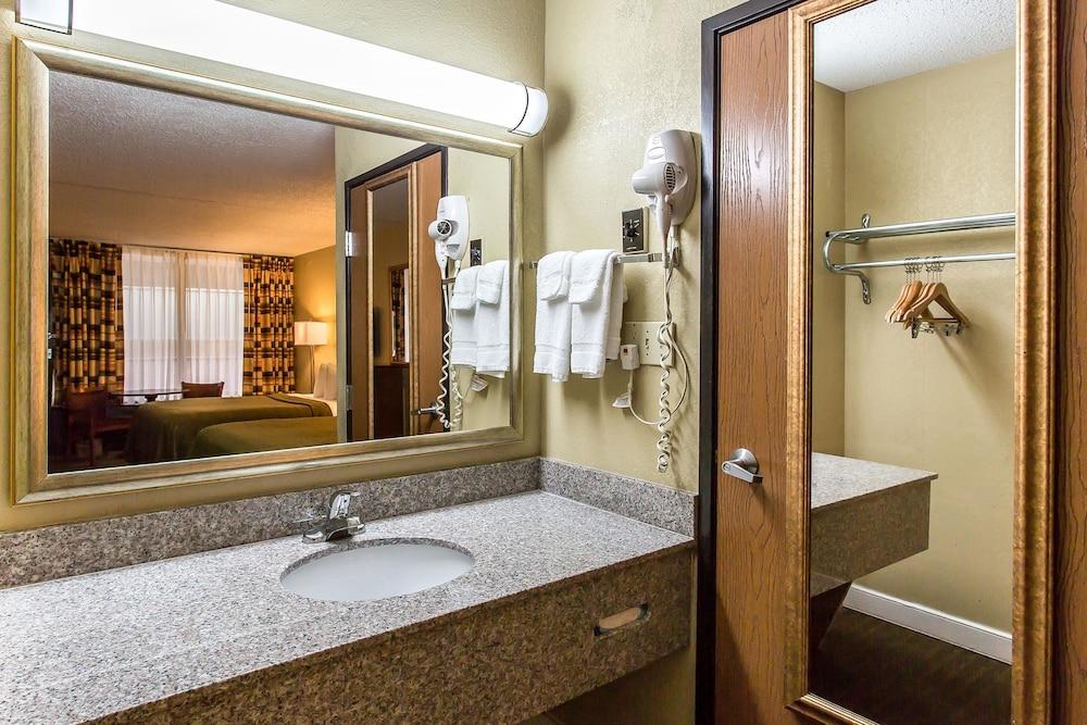 Rodeway Inn photo 3