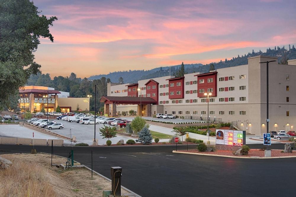 The Hotel at Black Oak Casino Resort photo 1