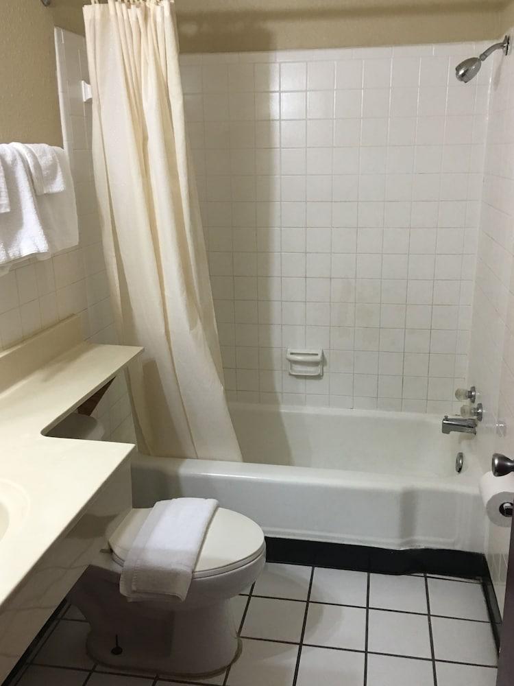 Best Value Inn Motel Sandusky photo 29