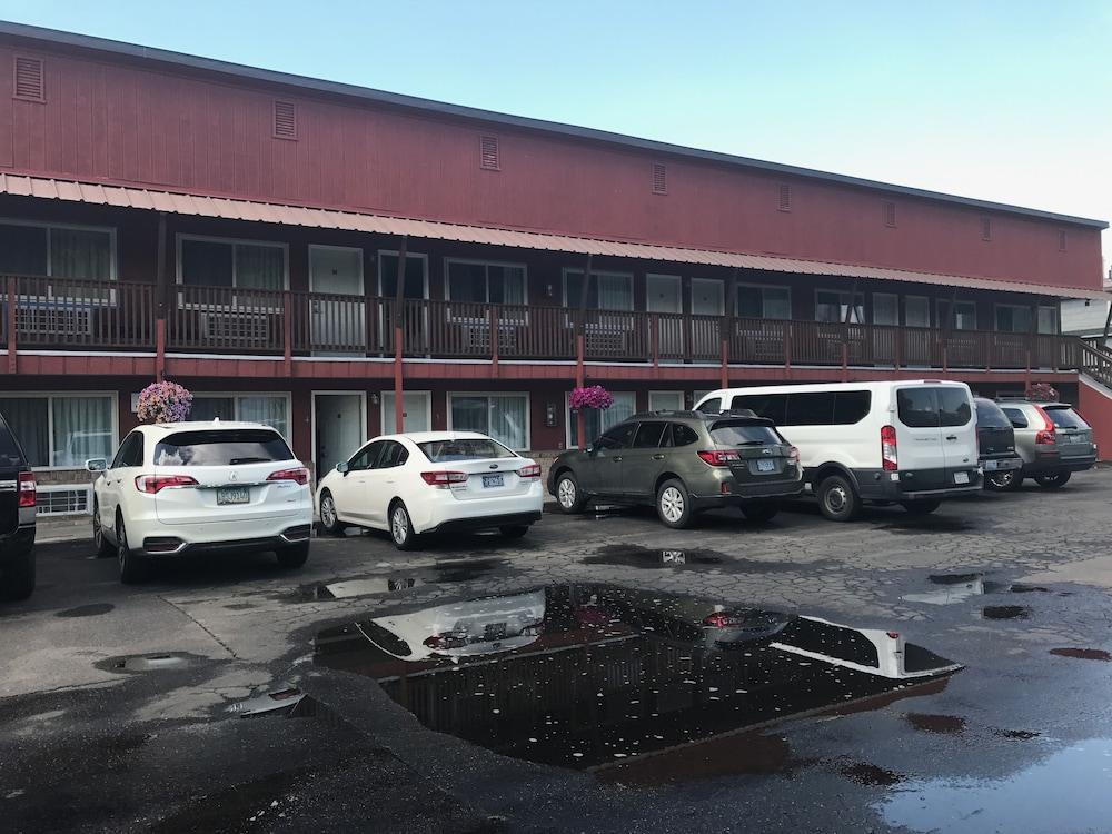 Four Winds Motel photo 14