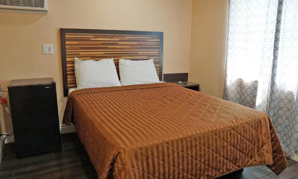 Holly Crest Hotel - Los Angeles, LAX Airport photo 3