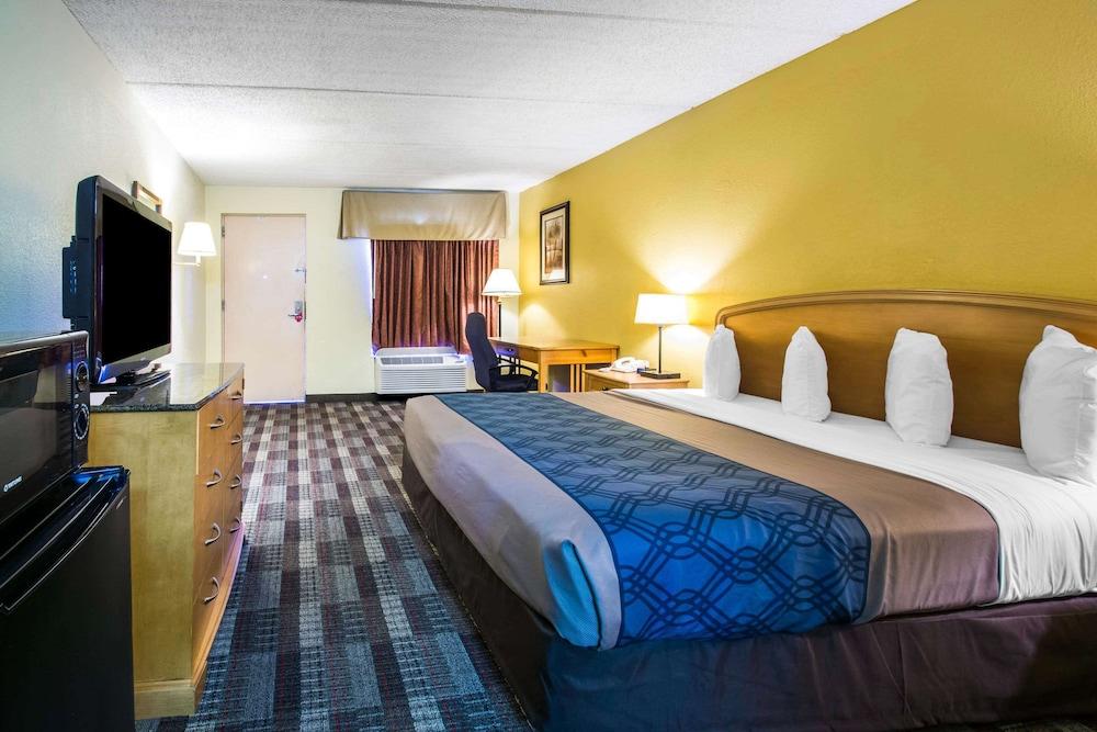 SureStay by Best Western Jacksonville Airport photo 25