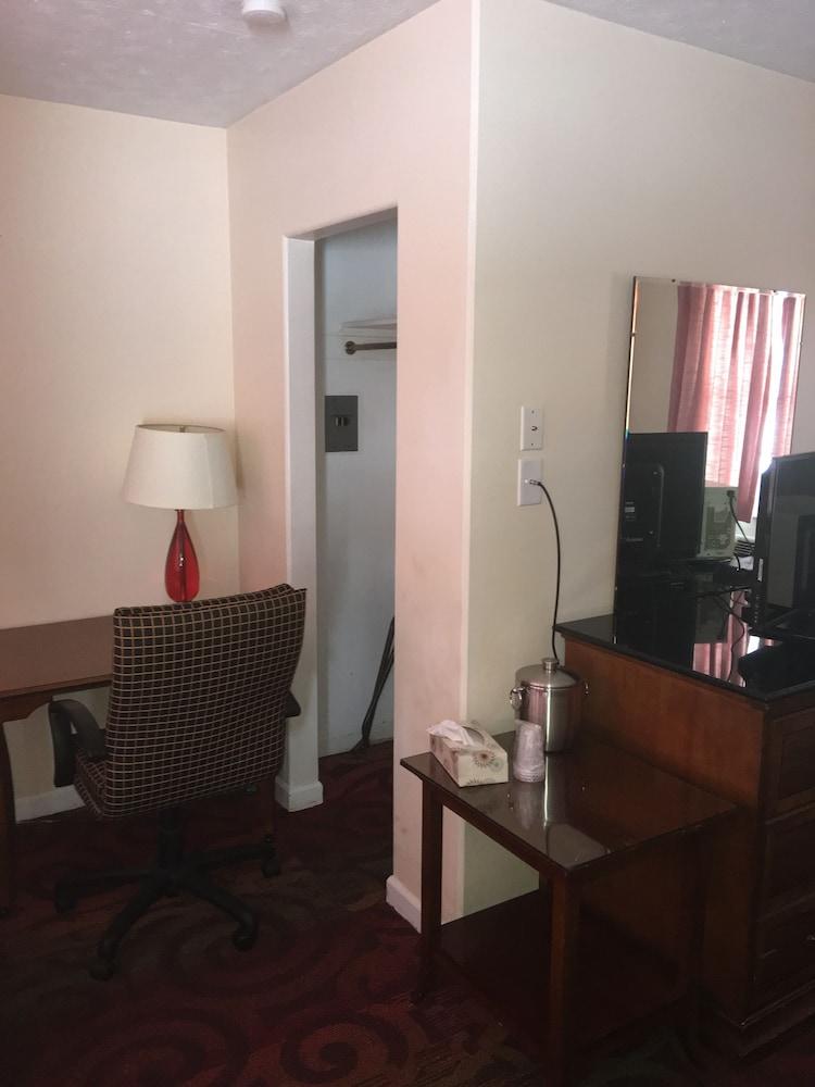 Anchor Motel photo 52