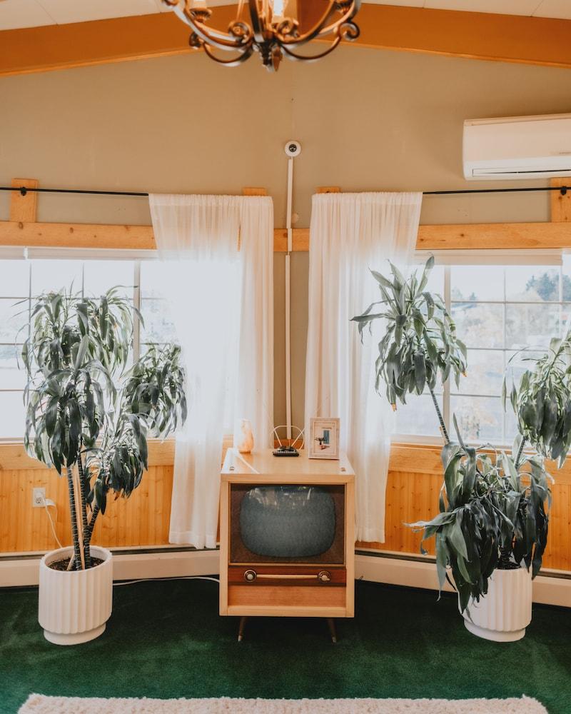 The Sapphire Motel photo 4