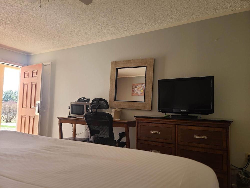 Tilton Lodge Inn and Suites photo 6
