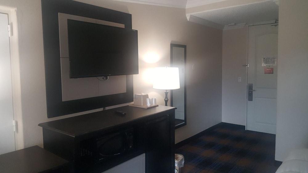 Regency inn and Suites photo 6