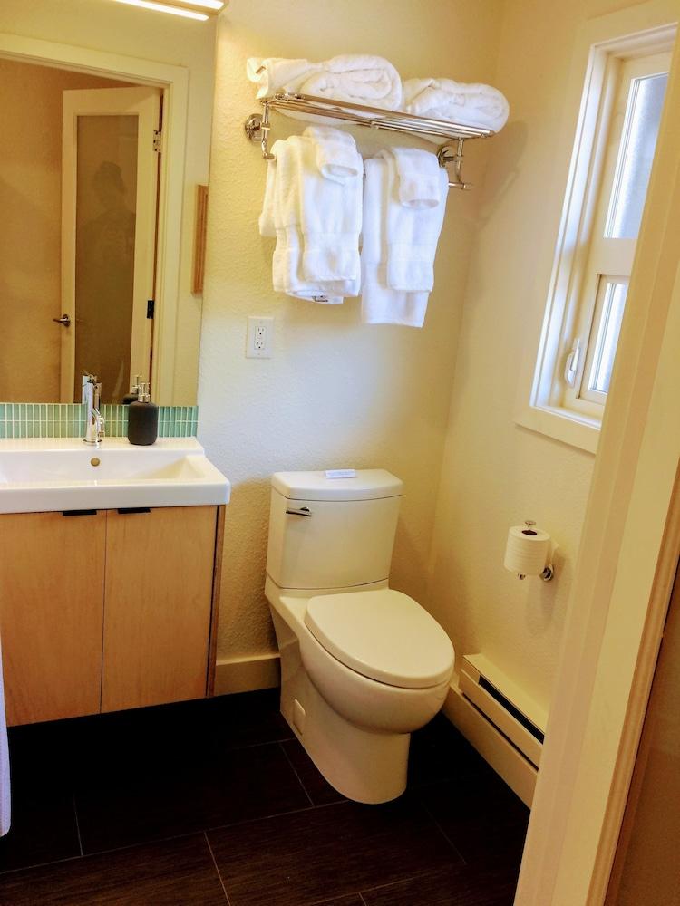 Heliotrope Hotel photo 50