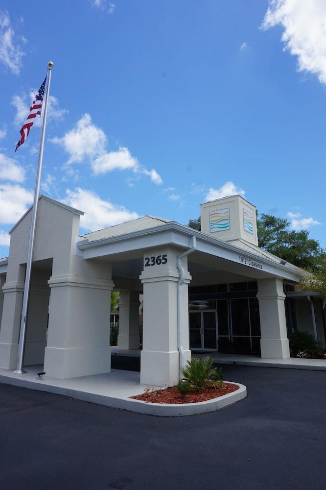 The Smart Stay Inn photo 1