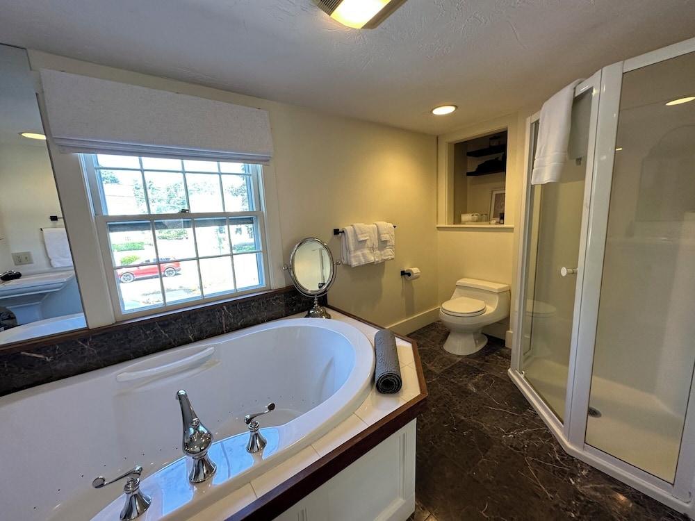 Inn at Perkins Cove photo 64