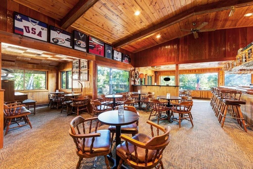 Chanticleer Inn photo 14