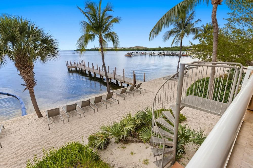 Ocean Front 1BR Suite With Direct Beach Access photo 35