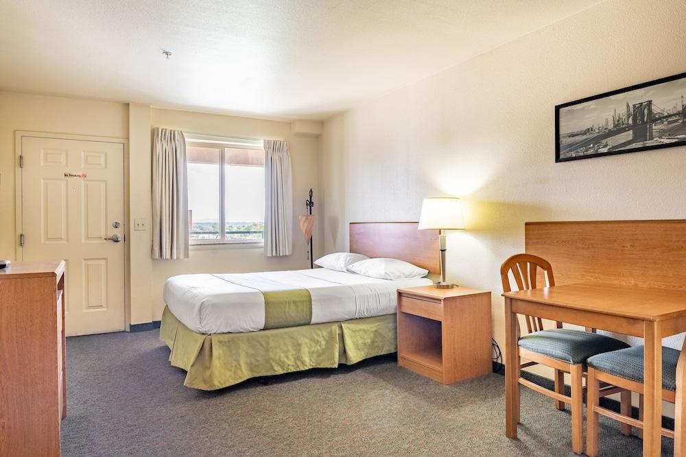 City Inn photo 22