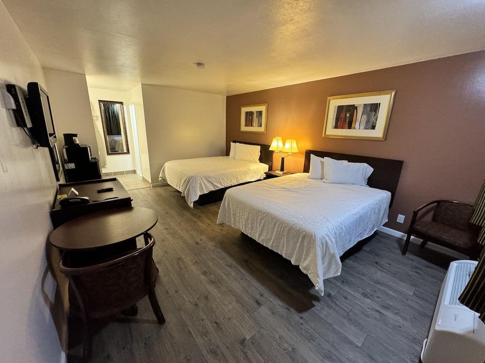 Inn Towne Motel photo 11