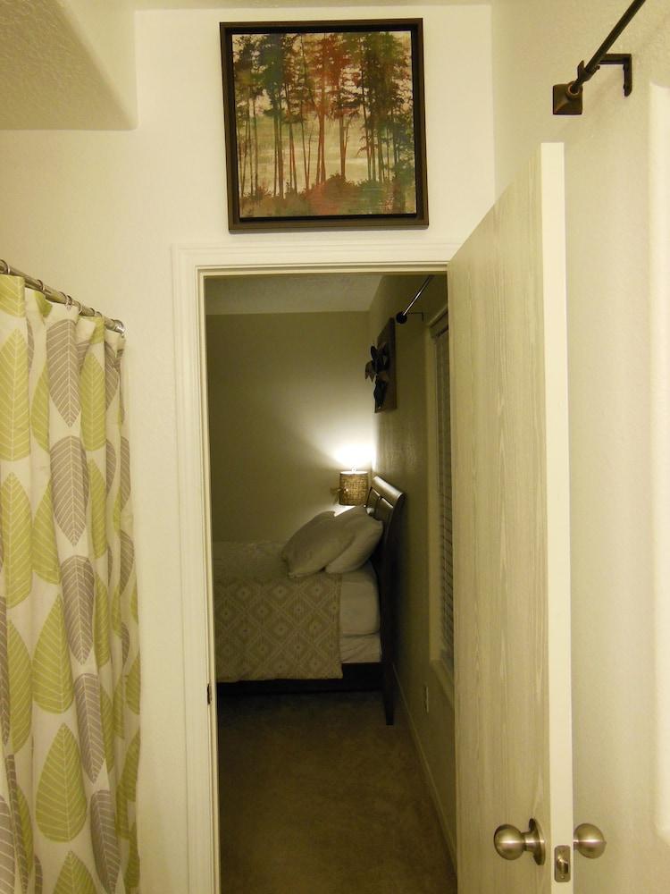 Desert Trails Luxury Suites photo 9
