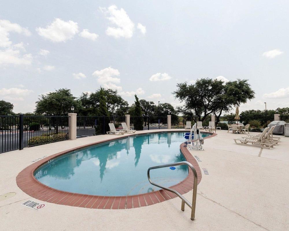 Comfort Inn & Suites Burnet photo 26