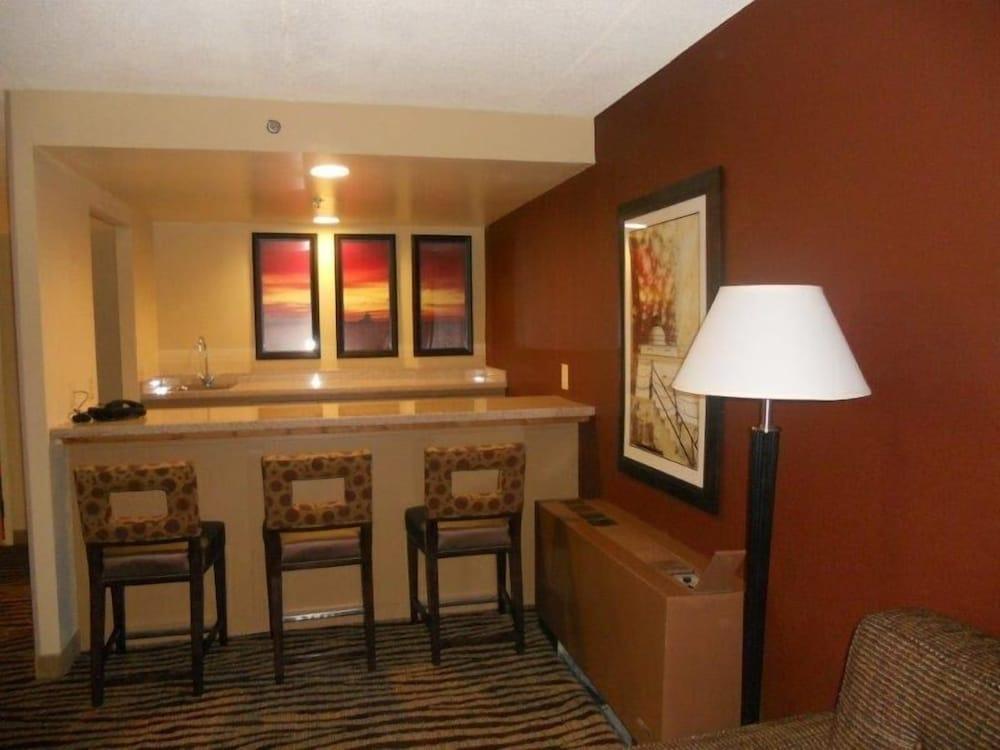 Holiday Inn Manitowoc by IHG photo 18