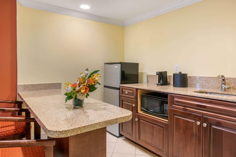 Best Western Plus Palm Beach Gardens Hotel & Ste & Conf Ctr photo 19