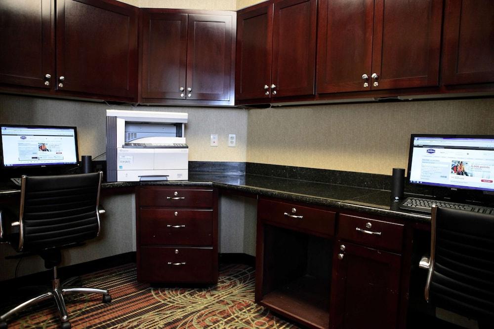 Hampton Inn Milan TN photo 11