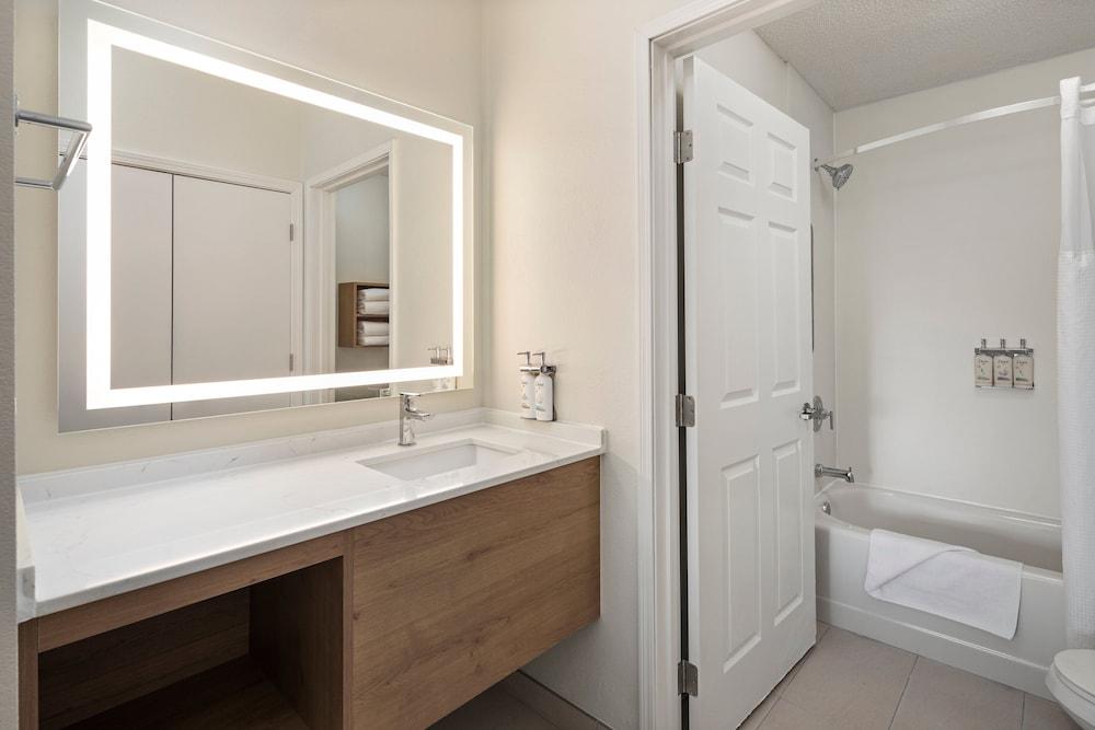 Staybridge Suites MPLS-Maple Grove/Arbor Lakes by IHG photo 34