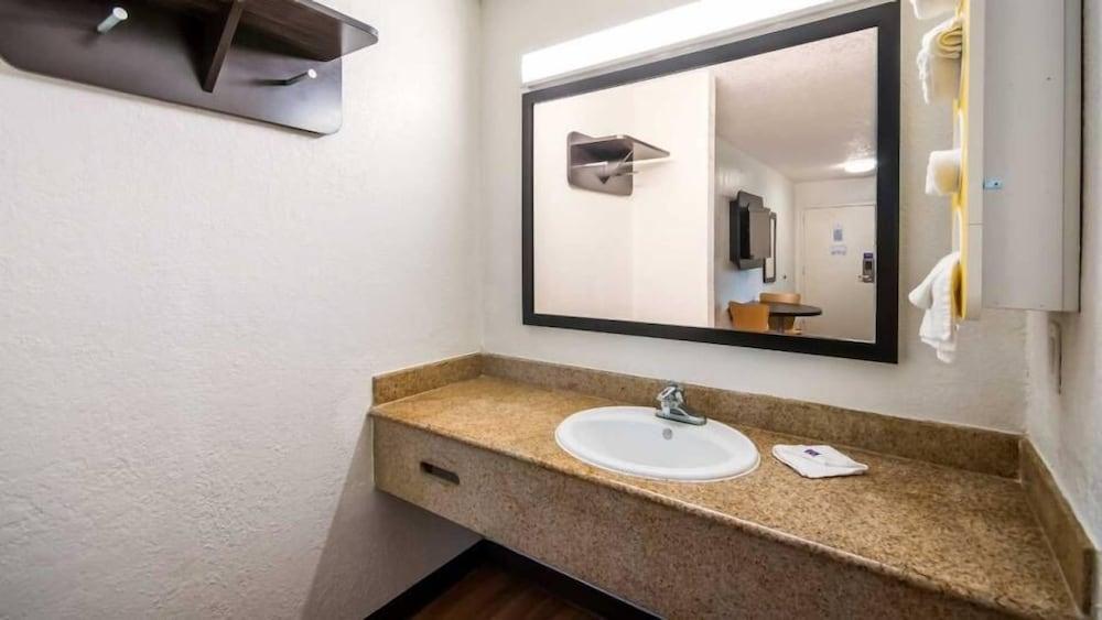 Motel 6 Houston, TX – FM 1960 - Bammel photo 6