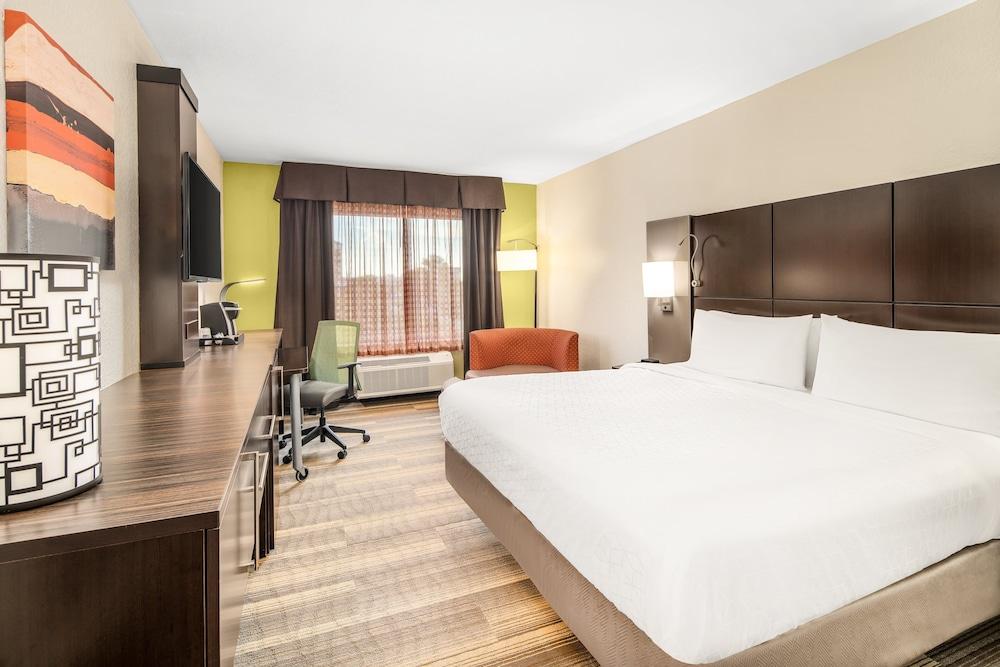 Holiday Inn Express Ft. Lauderdale Cruise-Airport by IHG photo 4