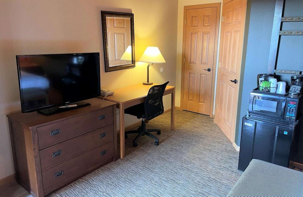 Crossroads Hotel and Event Center photo 55