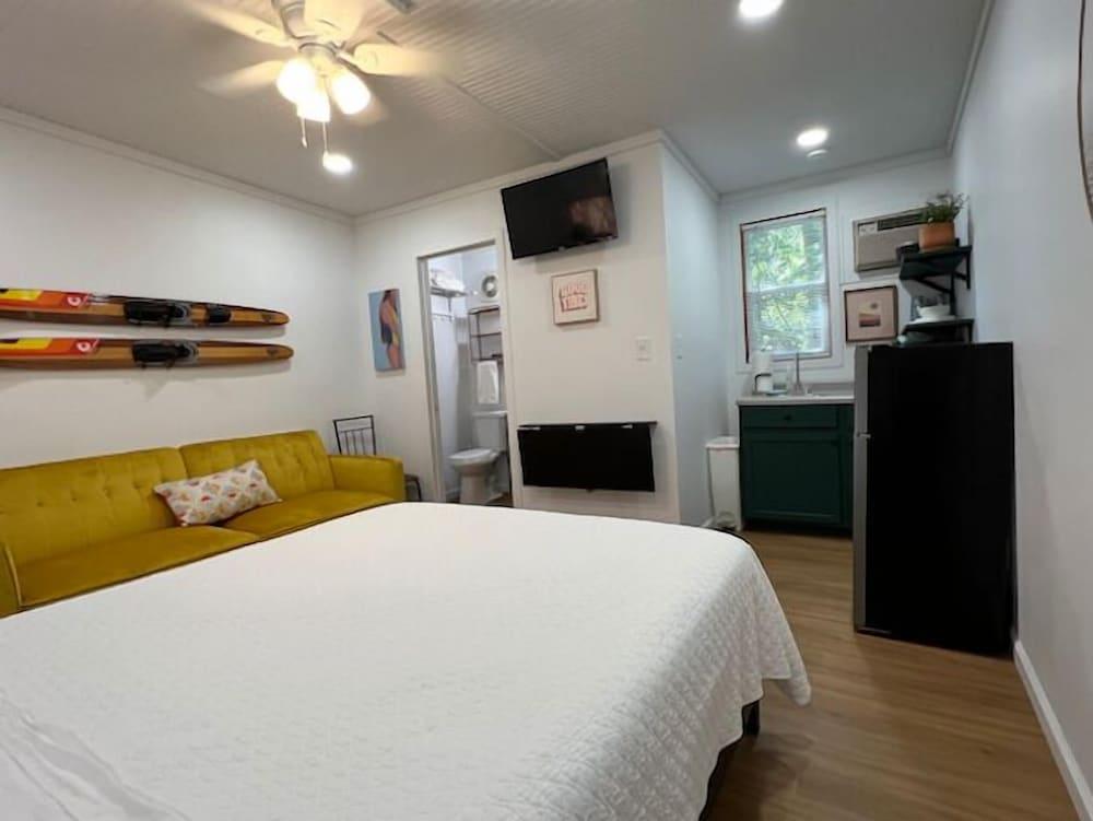 Bluebird Bay Resort photo 9
