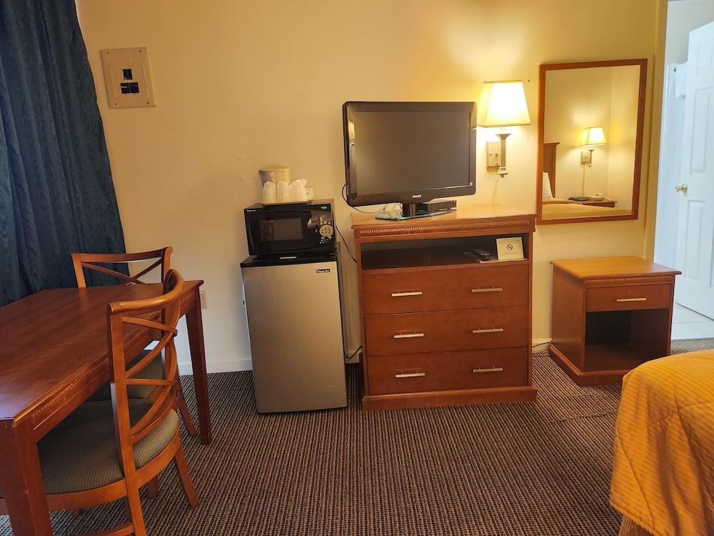 Royal Motel photo 41