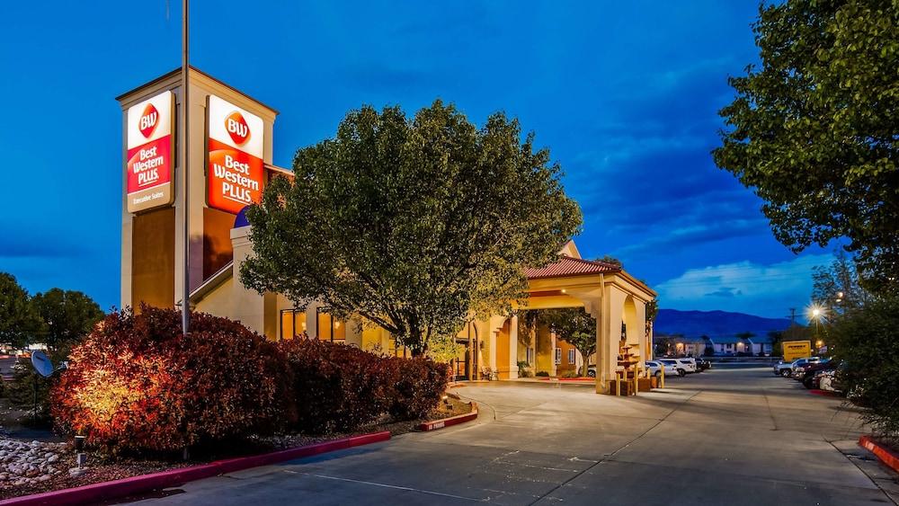 Best Western Plus Executive Suites photo 28