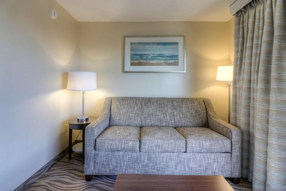 The Breakers Hotel & Suites photo 71