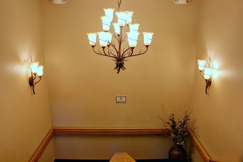 Blue Mountain Inn And Suites photo 4